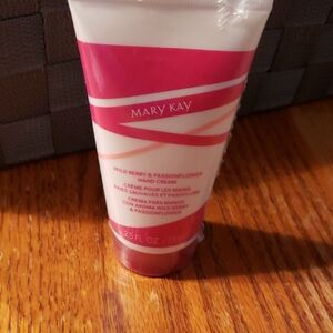 Mary Kay Pink & White Wild Berry and Passion Flower Hand Cream